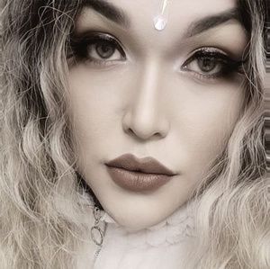 Meet your Posher, Marilyn